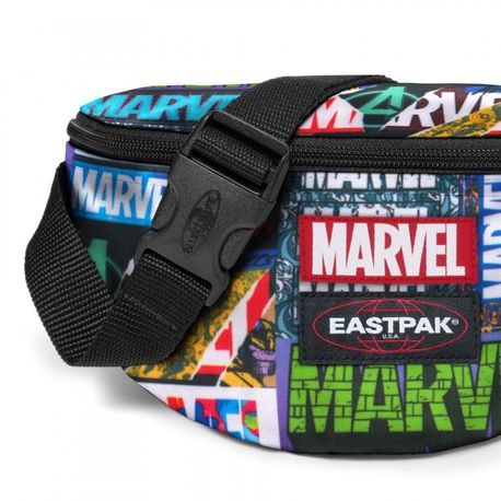 Omejena edicija pisana torbica za okoli pasu Eastpak Marvel