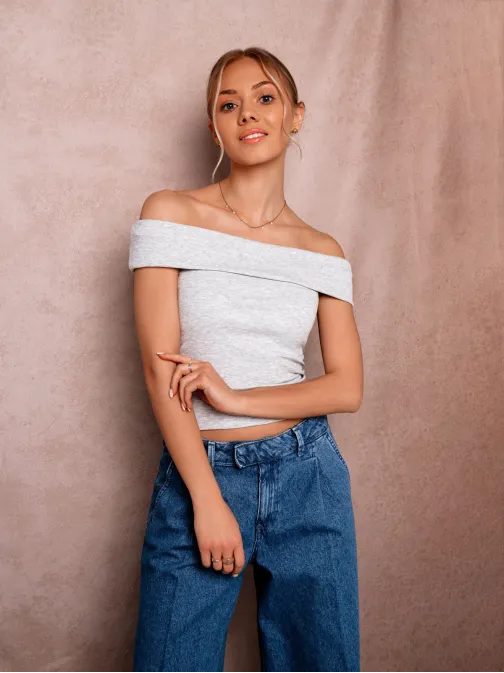 Ženski atraktiven siv crop top SLR085