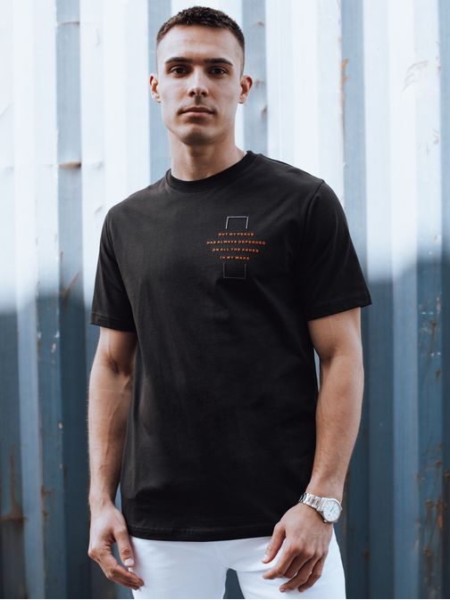 Atraktivna moška črna majica