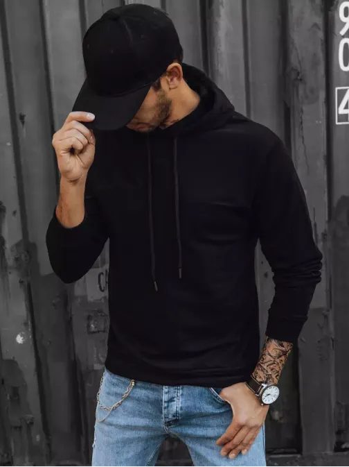 Črn pulover v trendovskem dizajnu