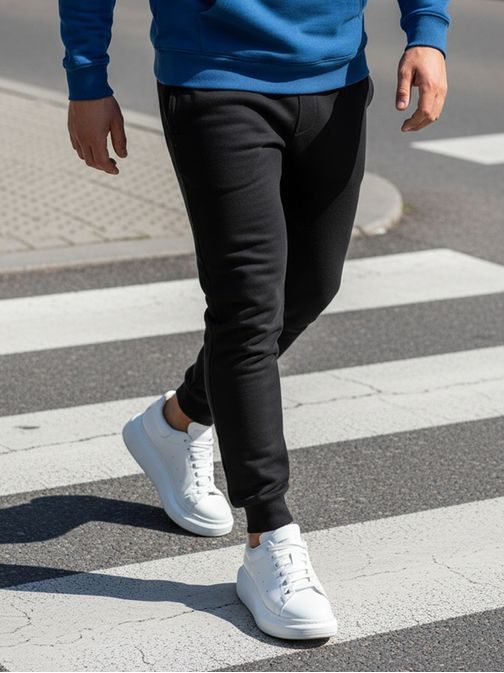 Udobna modro-črna trenirka