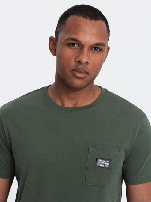 Trendovska majica z okrasnim žepom olivno zelena V4 TSCT-0109