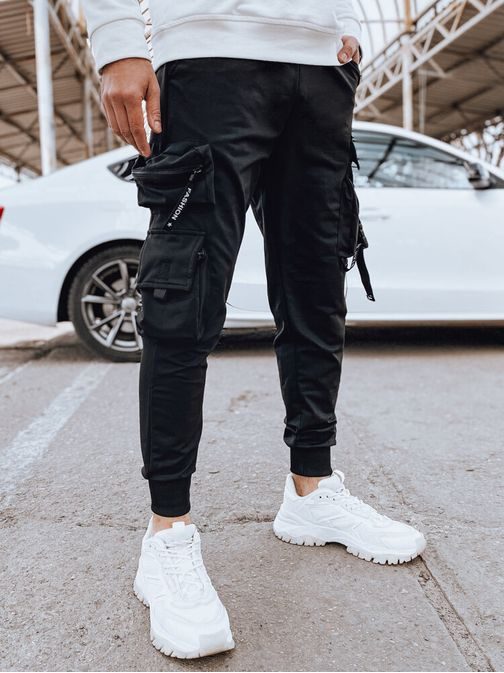 Moške trenirke z žepi v črni barvi