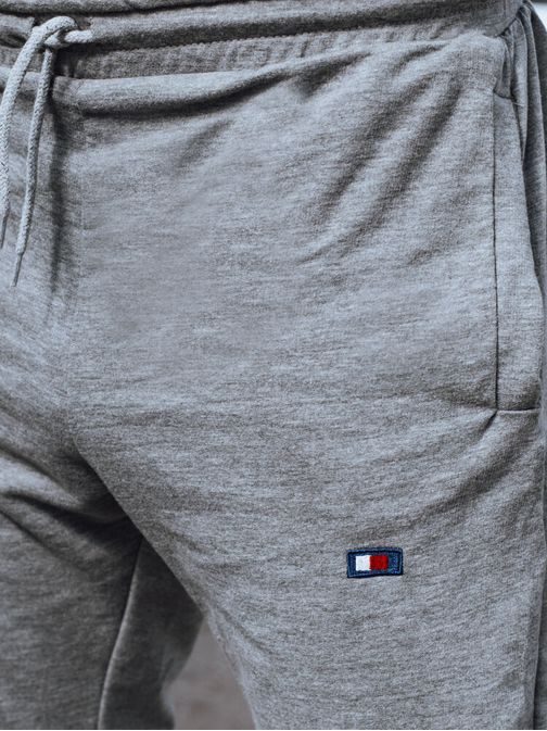 Siva udobna trenirka z logom