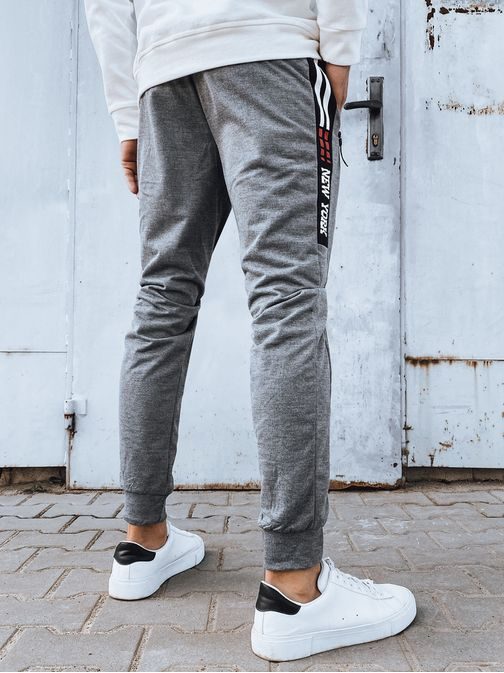 Trendovska siva udobna trenirka