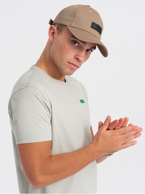 Edinstvena svetlo siva bombažna majica z našitkom V2 TSCT-0151