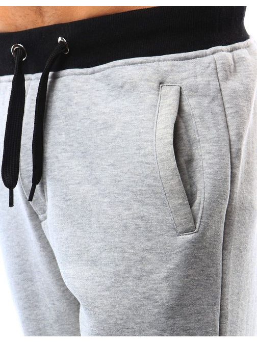 Trendi moške trenirke v sivi barvi