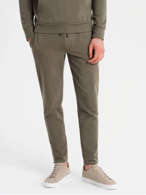 Oljčna moška športna obleka (majica in hlače) V4 Z107