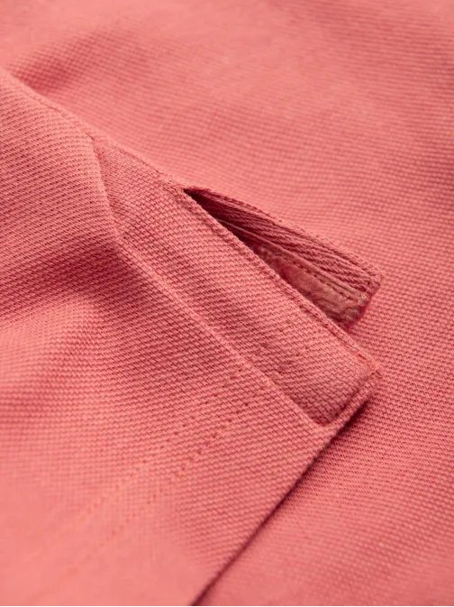Bombažna coral polo majica z nežnim napisom V6 S1746