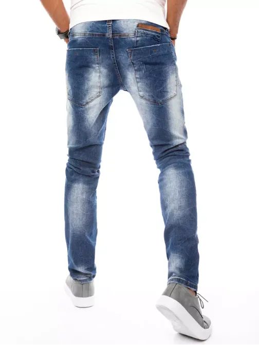 Sodobne raztrgane kavbojke modre barve