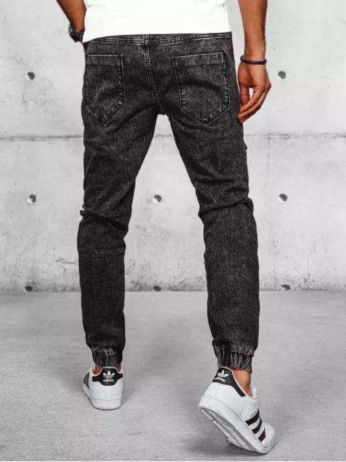 Zanimive črne kavbojke