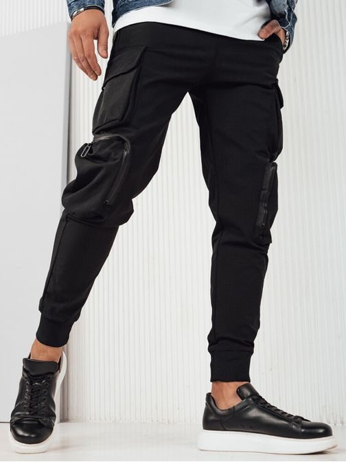 Brezčasne črne jogger hlače z žepi