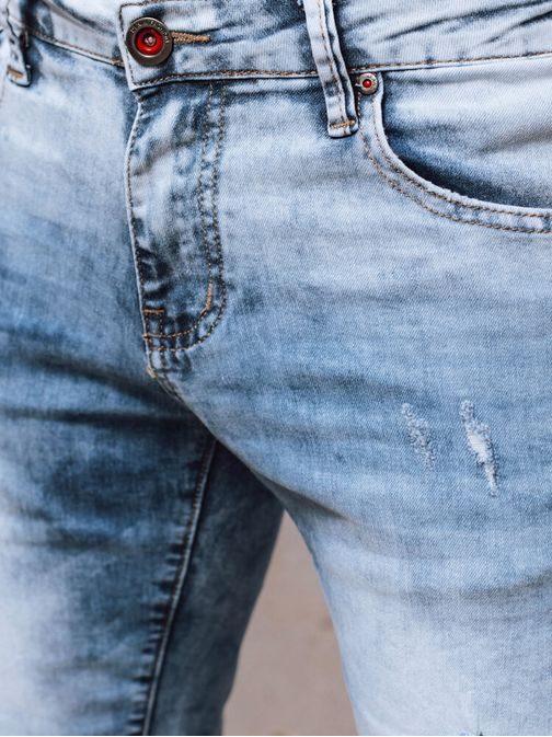 Atraktivne svetlo modre jeans kratke hlače
