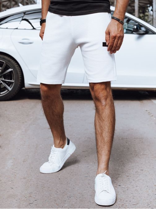 Trendovske moške bele vzorčaste kratke hlače