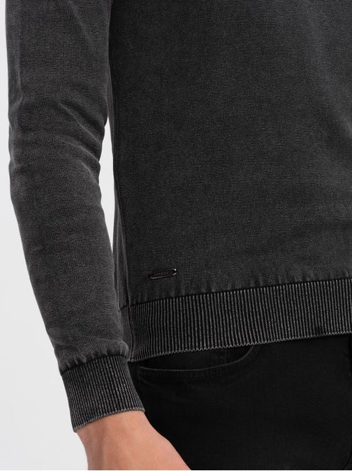 Moški pulover z V-izrezom v črni barvi V4 SWOS-0108