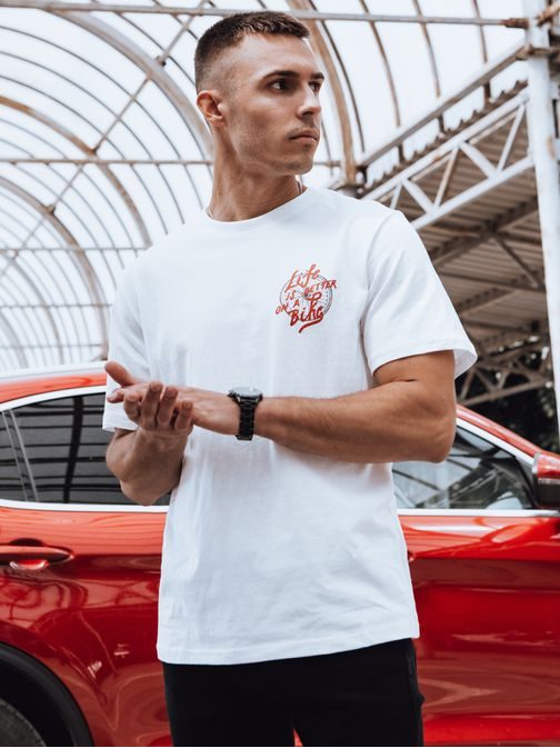 Edinstvena bela majica z napisom