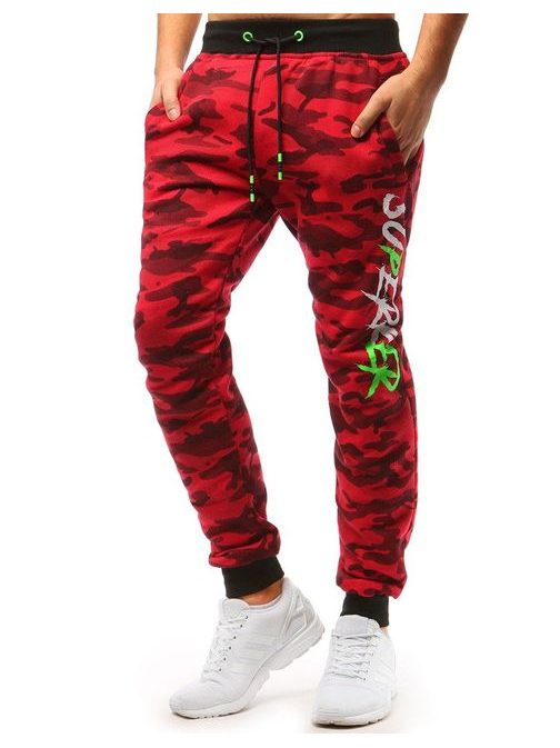 Rdeče maskirne športne hlače s potiskom