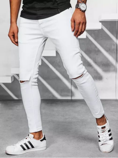 Trendovske kavbojke v beli barvi