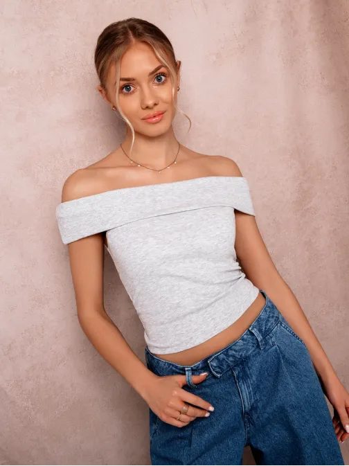 Ženski atraktiven siv crop top SLR085
