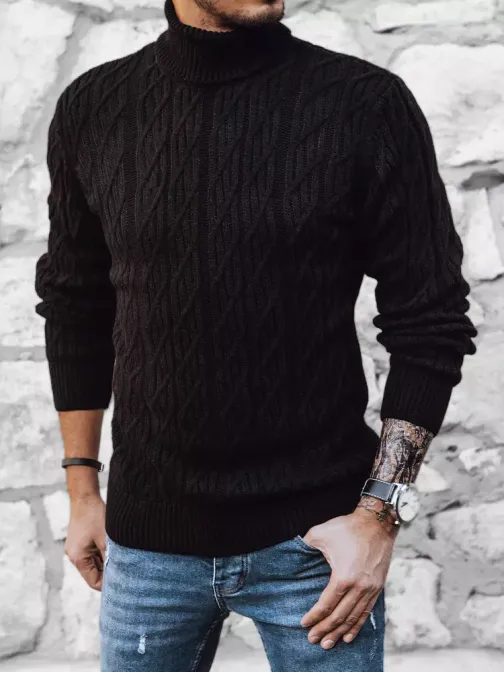 Atraktiven topel črn puli