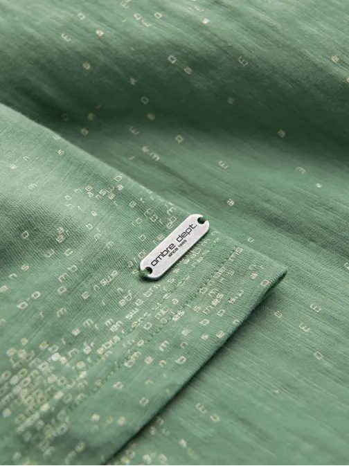 Olivno zelena majica z raztresenimi črkami V5 TSFP-0179