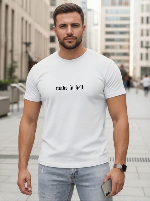 Bela moška majica z originalnim napisom