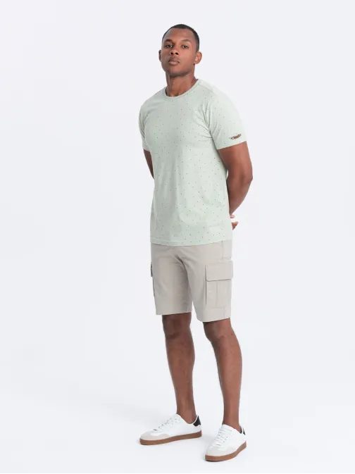 Svetlo zelena majica z barvnimi črkami V5 TSFP-0185