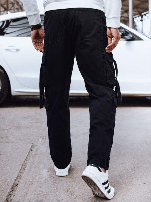 Široke vrečaste hlače v črni barvi