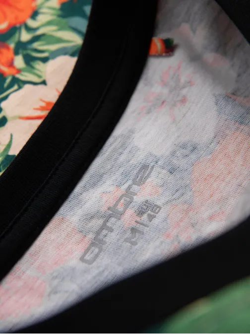 Moška črna majica s cvetličnim potiskom V2 TSFP-0249