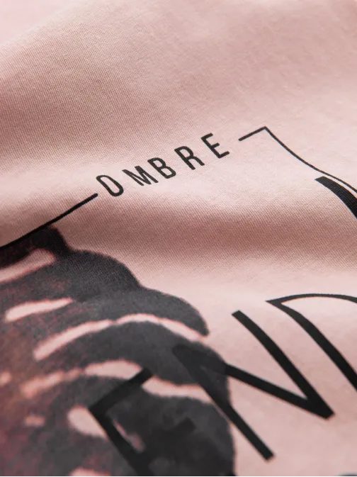 Rožnata majica z napisom V2 TSPT-0131