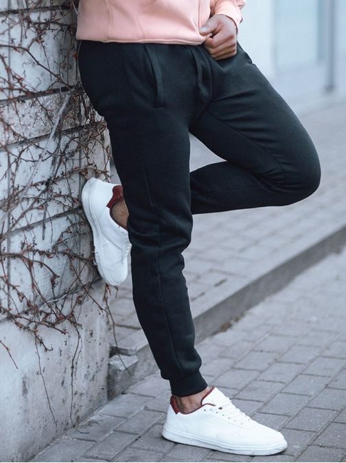 Preprosta črna moška tenirka