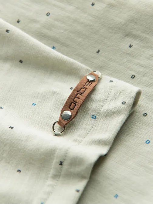 Svetlo zelena majica z barvnimi črkami V5 TSFP-0185