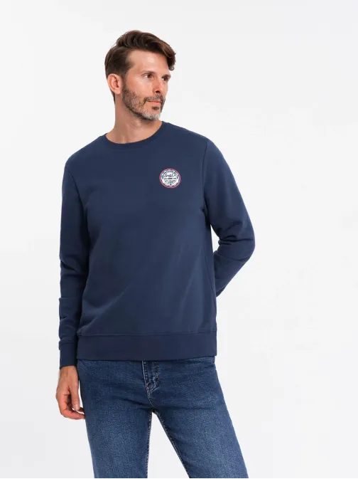 Udoben temno moder pulover z našitkom V2 SSNZ-0134