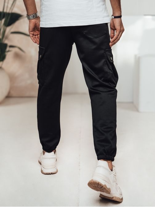 Moderne črne joggerje z žepi