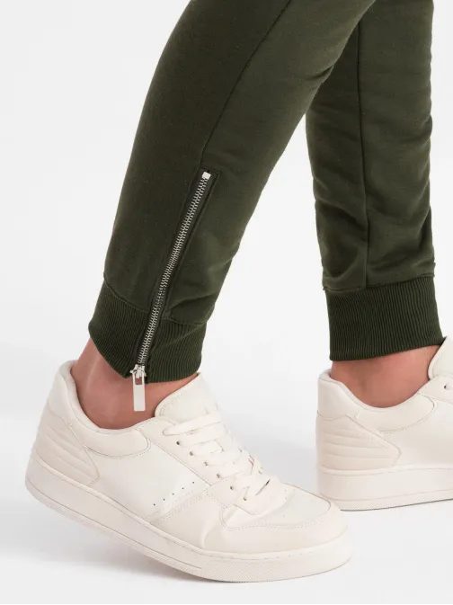 Brezčasna olivno zelena trenirka V1 PASK-22FW-004