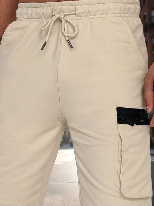 Edinstven moški komplet z žepi v smetanovi barvi