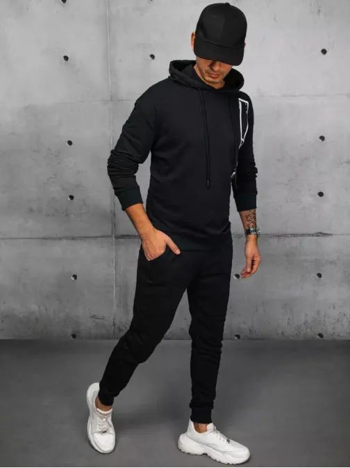 Črn set trenirke z napisom Over