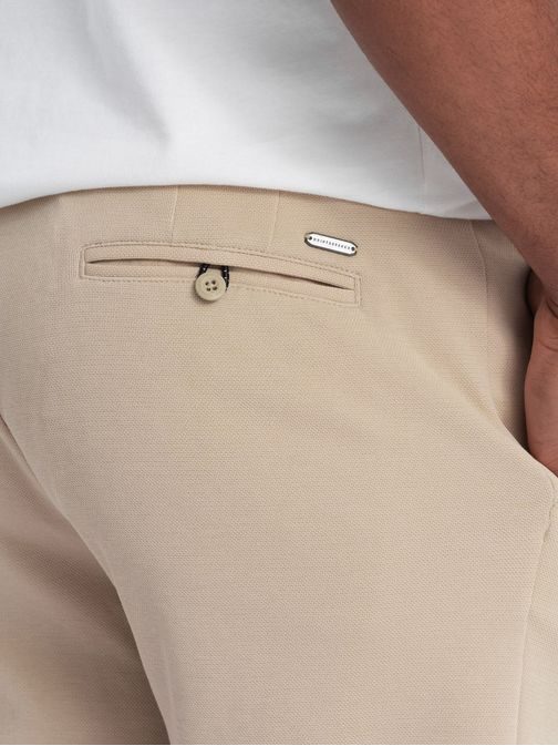 Sive kratke hlače iz strukturiranega blaga V3 SRCS-0126