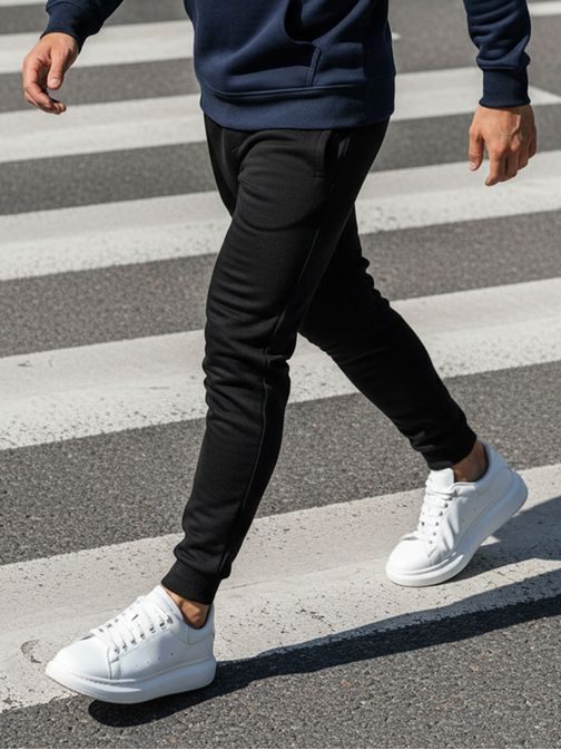 Udoben granat-črn set trenirke