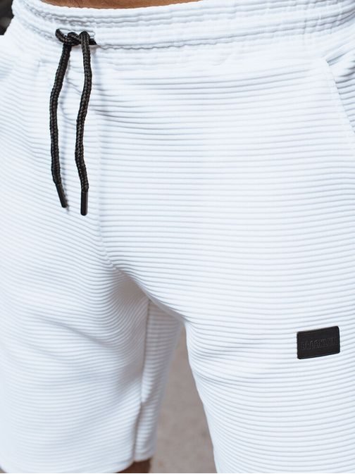 Trendovske moške bele vzorčaste kratke hlače