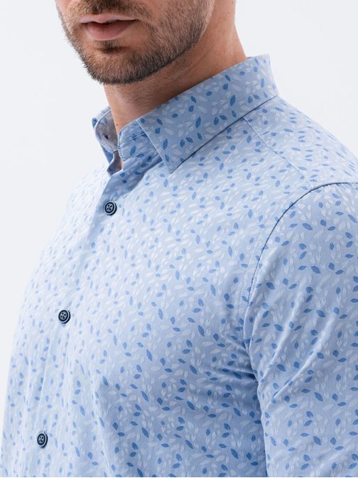 Stilska svetlo modra srajca z nežnim vzorcem K589
