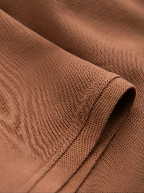 Bombažna enobarvna polo majica za moške rjava v23 om-pobs-0100