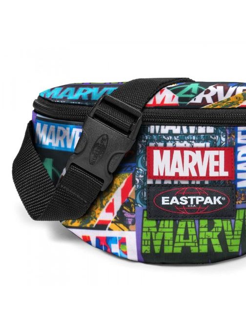 Omejena edicija pisana torbica za okoli pasu Eastpak Marvel