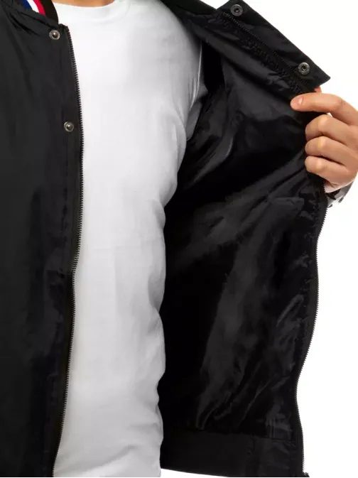 Edinstvena jakna v črni barvi
