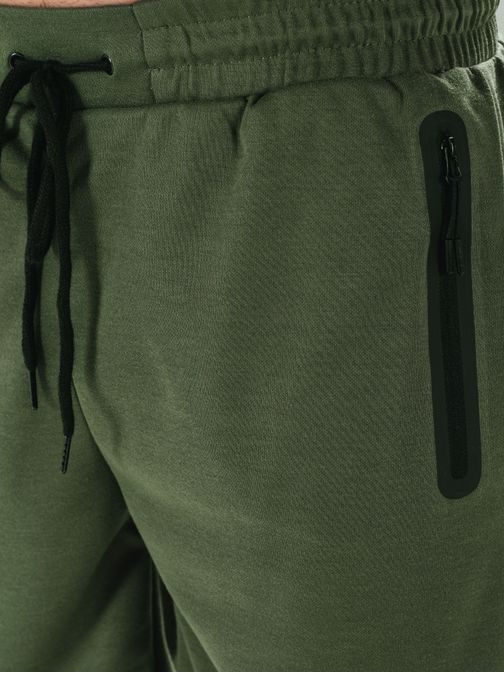 Udobne moške kratke hlače v olivni barvi