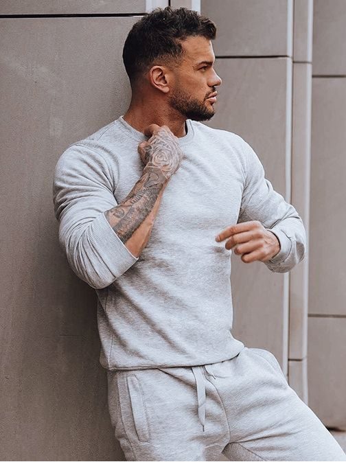 Siva moška športna obleka