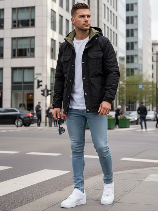 Prehodna črna jakna v elegantnem dizajnu