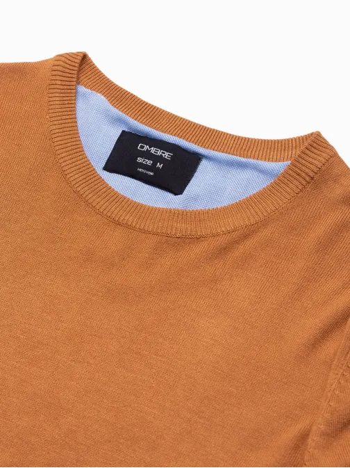 Udoben pulover v kamelji barvi E177