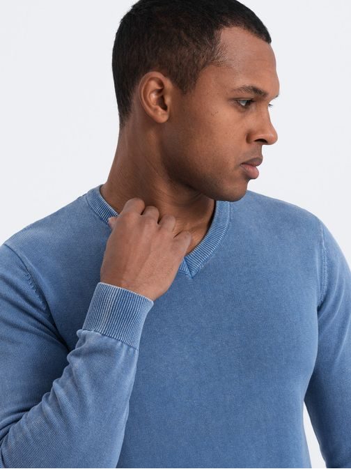 Moški pulover z V-izrezom v modri barvi V4 SWOS-0108