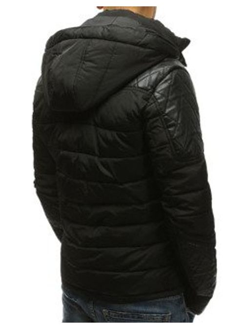 Črna prešita zimska jakna s kapuco